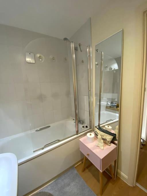 Floor 1bed With Balcony, View Apartamento Londres