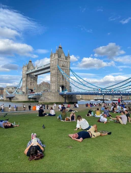 Floor 1bed With Balcony, View Londres
